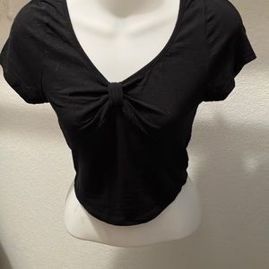 Zenana Outfitters Black Crop Top V-neck w/Bow Motif Size Small